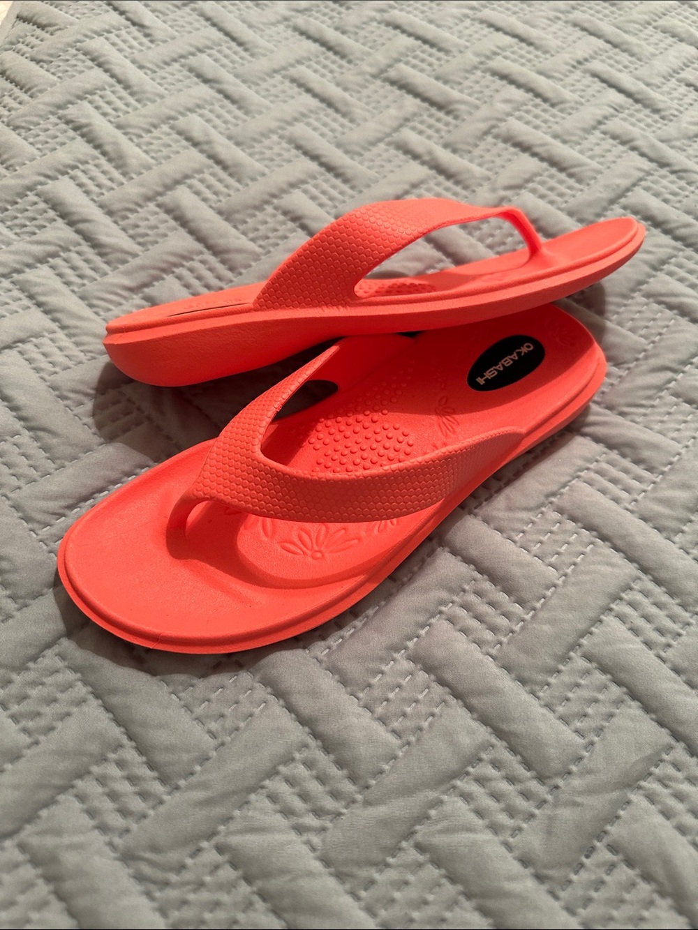 OKABASHI Neon Coral Foam Flip Flops NEW Sz M